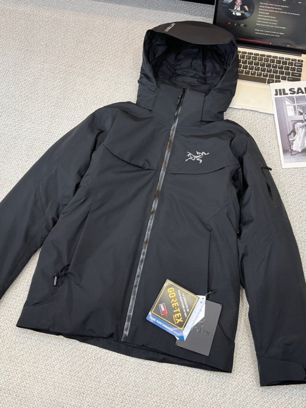 Arc'teryx Men's Down Jacket (Size XL)